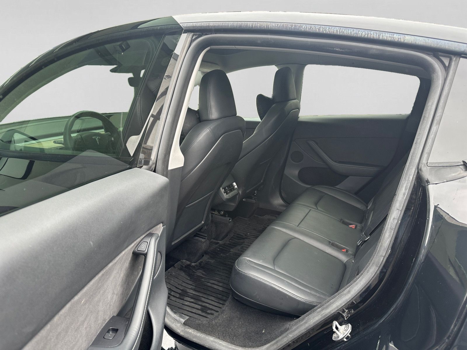 Tesla Model Y Performance DualMotor AWD foto 19