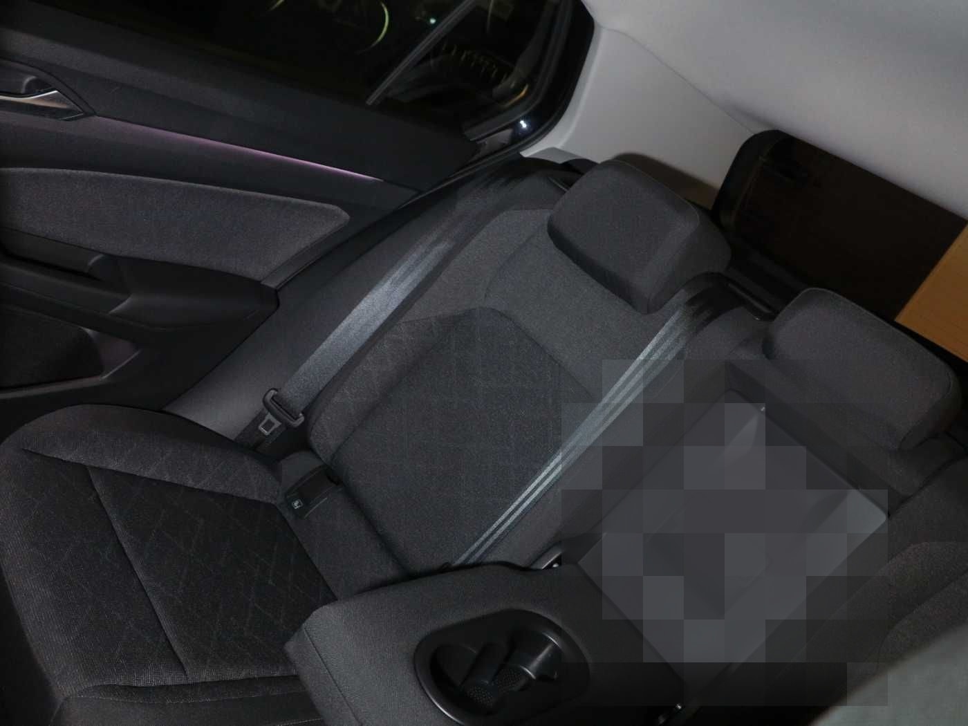 Volkswagen Golf VIII 2.0 TDI SCR DSG7 Life Navi ACC DAB foto 18