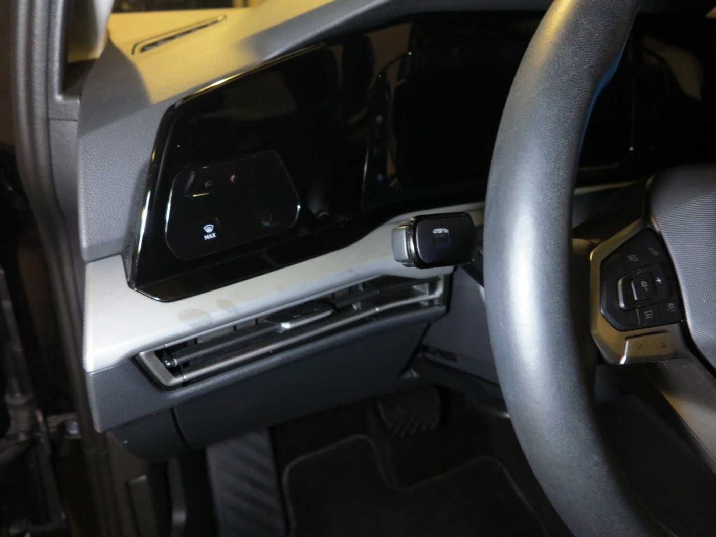 Volkswagen Golf VIII 2.0 TDI SCR DSG7 Life Navi ACC DAB foto 24