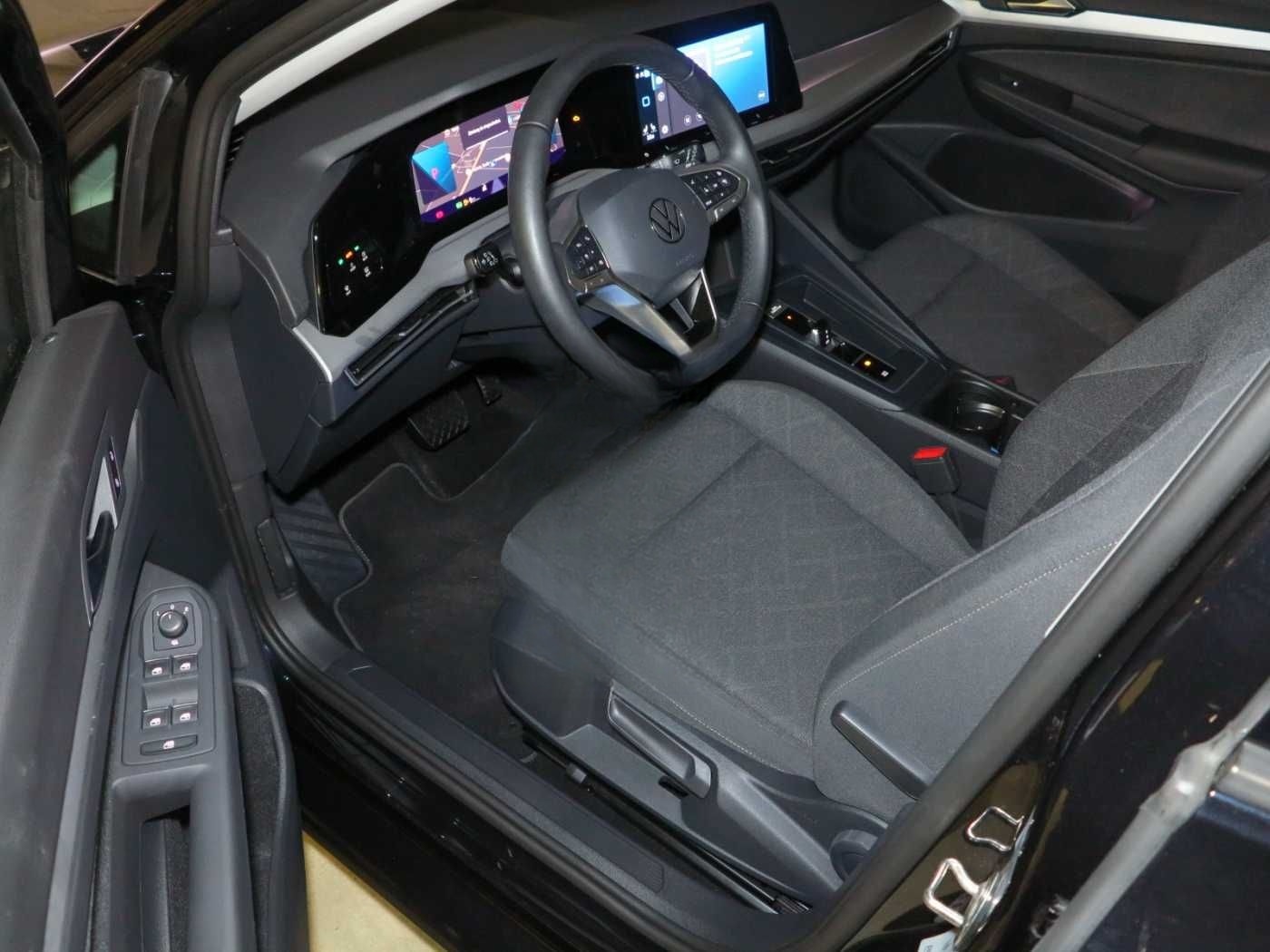 Volkswagen Golf VIII 2.0 TDI SCR DSG7 Life Navi ACC DAB foto 6