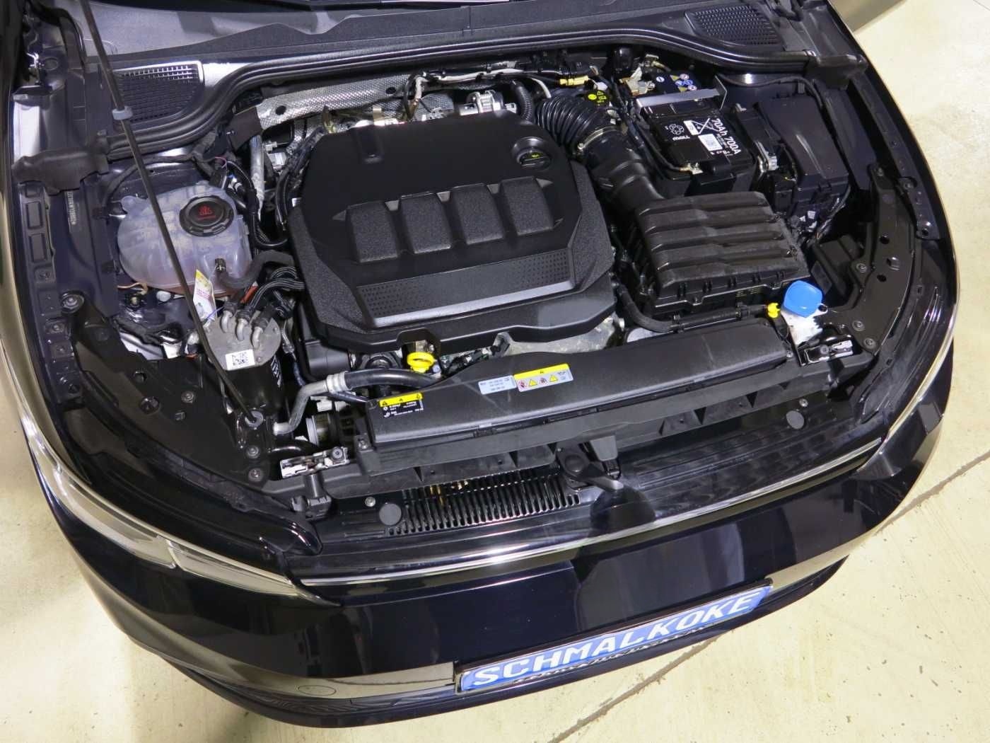 Volkswagen Golf VIII 2.0 TDI SCR DSG7 Life Navi ACC DAB foto 8