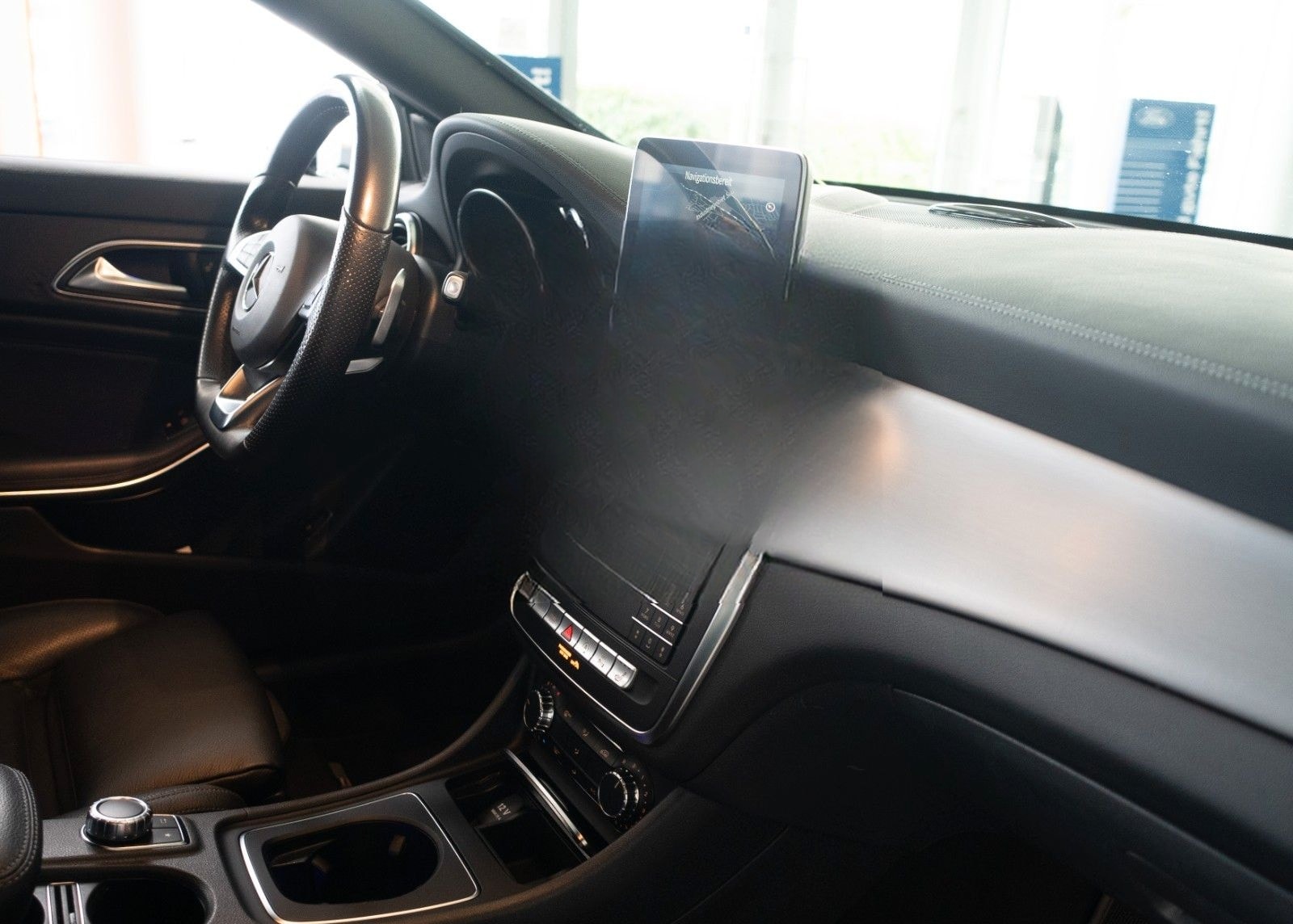 Mercedes-Benz CLA 220 Shooting Brake AMG/4x4/AUTOM./KAMERA/LED foto 25