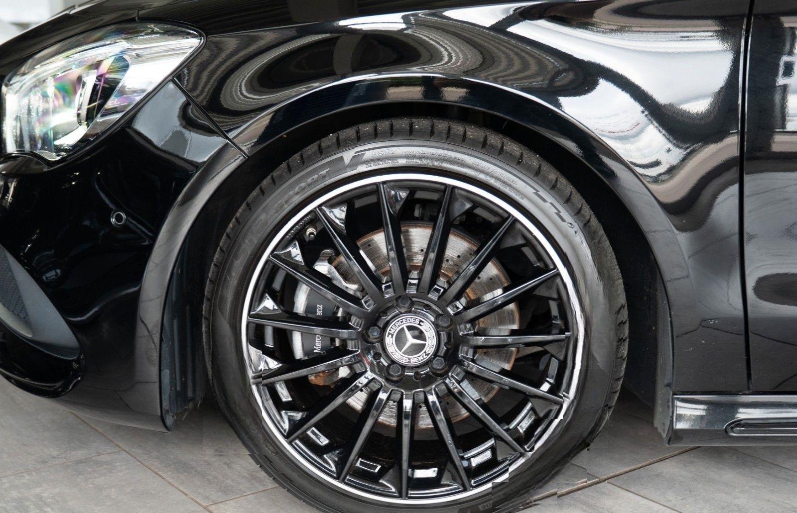 Mercedes-Benz CLA 220 Shooting Brake AMG/4x4/AUTOM./KAMERA/LED foto 6