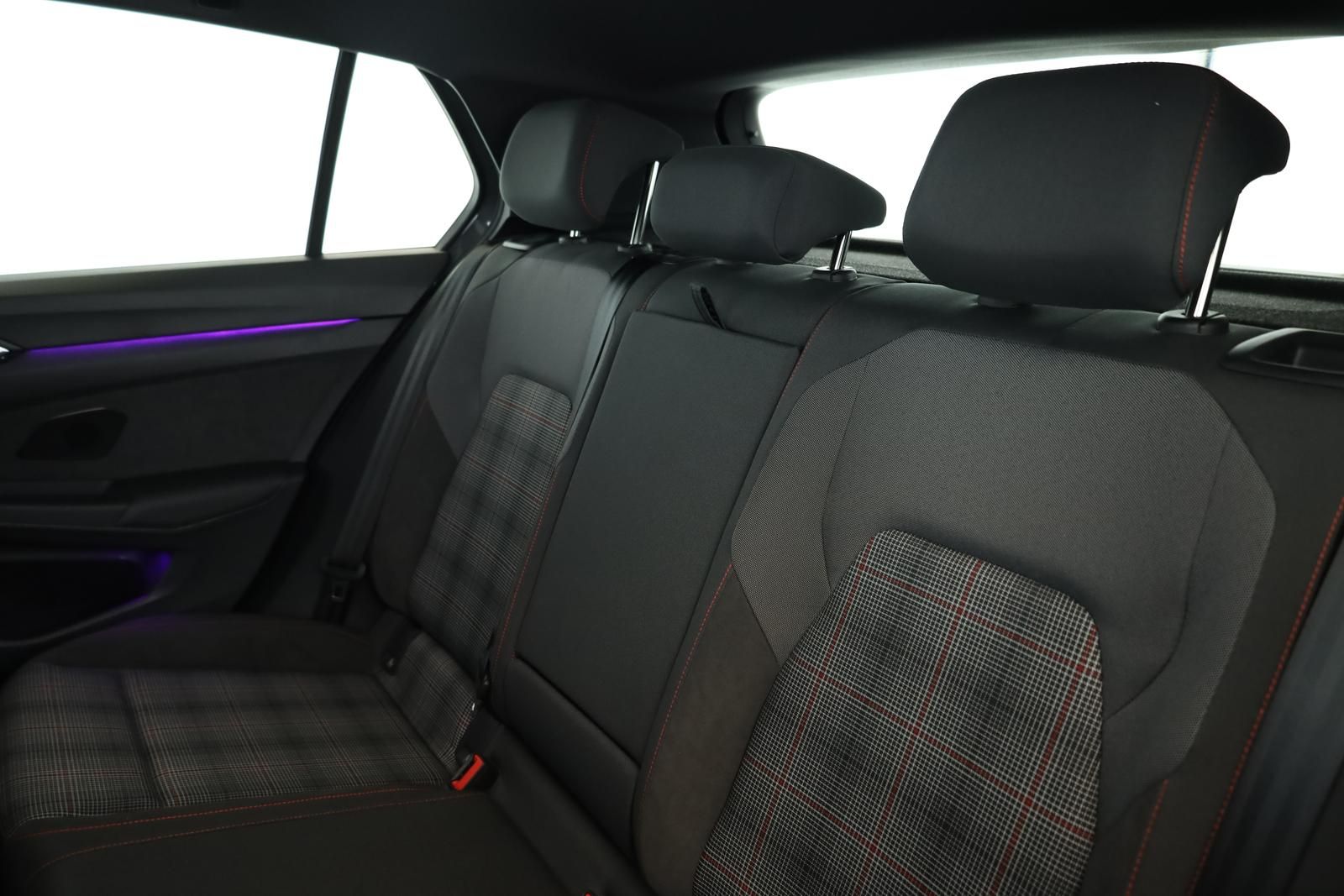 Volkswagen Golf GTI DSG Black IQ.LIGHT Pano HUD HarmanK 19" foto 15