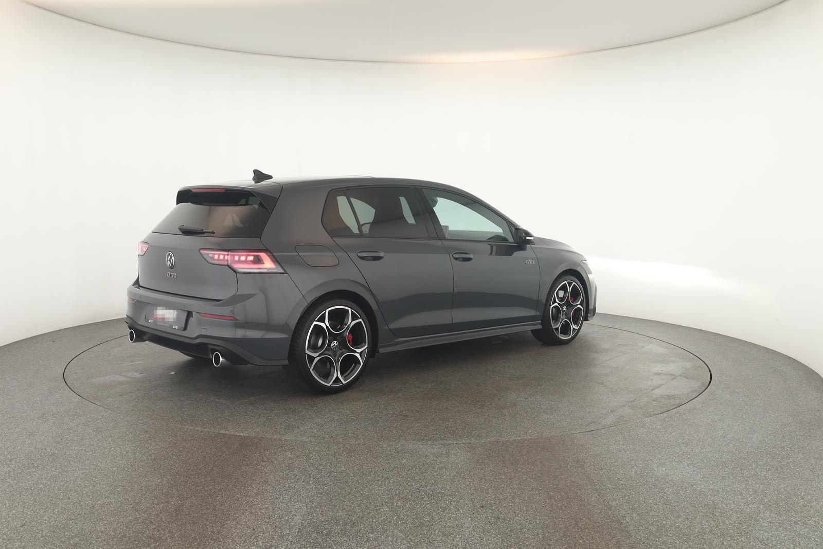 Volkswagen Golf GTI DSG Black IQ.LIGHT Pano HUD HarmanK 19" foto 23