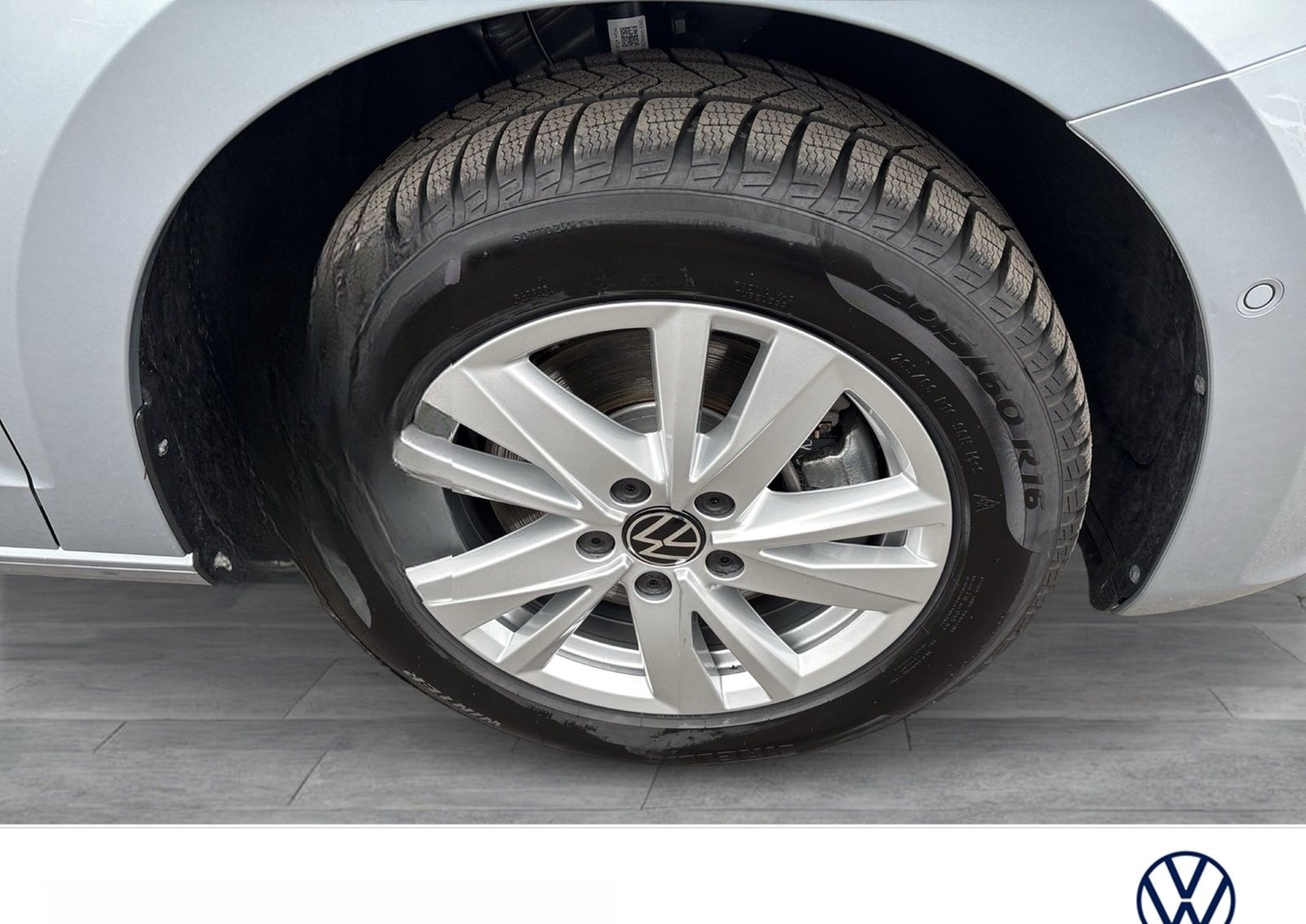 Volkswagen Touran 2.0 HIGHLINE AHK CAM ACC LM17 EKLAPPE NAV foto 6