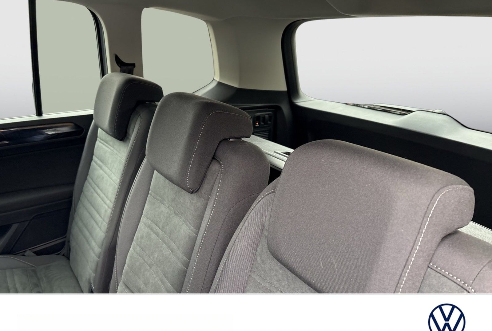 Volkswagen Touran 2.0 HIGHLINE AHK CAM ACC LM17 EKLAPPE NAV foto 8