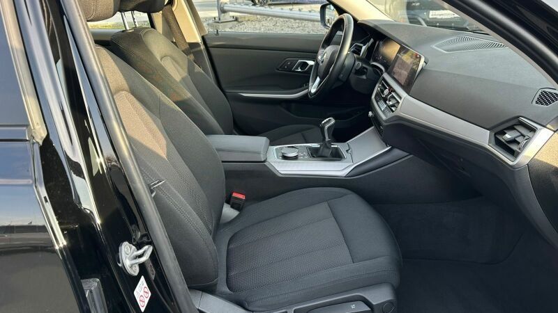 BMW 318d Touring LCPROF LED NAVI KLIMA SHZ DAB foto 17