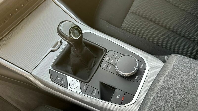 BMW 318d Touring LCPROF LED NAVI KLIMA SHZ DAB foto 20