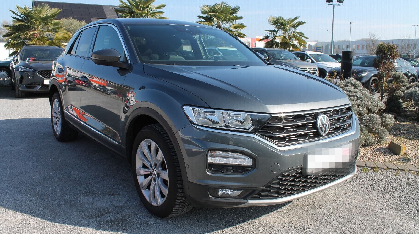 Volkswagen T-Roc DSG Sport, ACC, Kamera, Navi, el. Heckkl. foto 1