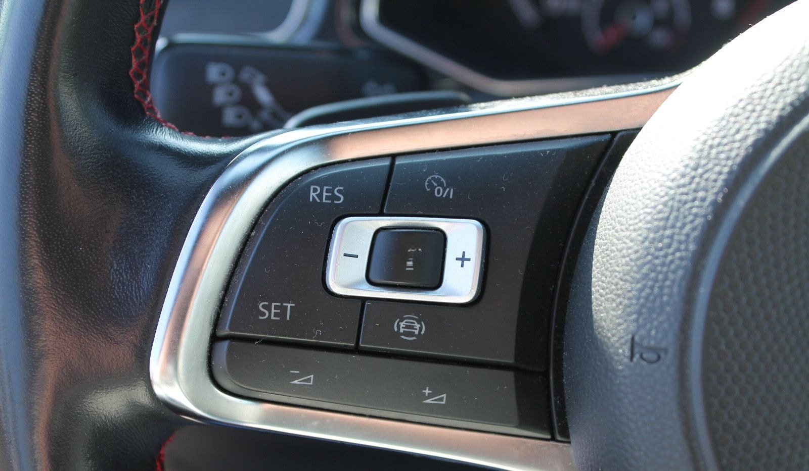 Volkswagen T-Roc DSG Sport, ACC, Kamera, Navi, el. Heckkl. foto 15