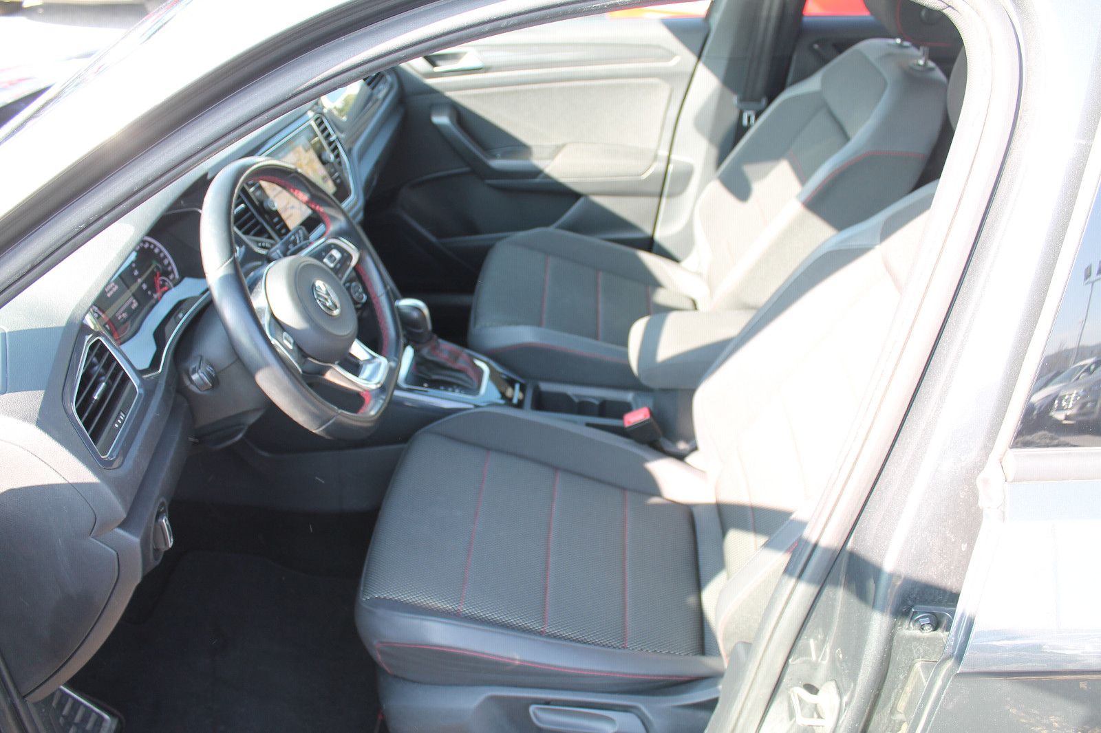 Volkswagen T-Roc DSG Sport, ACC, Kamera, Navi, el. Heckkl. foto 10