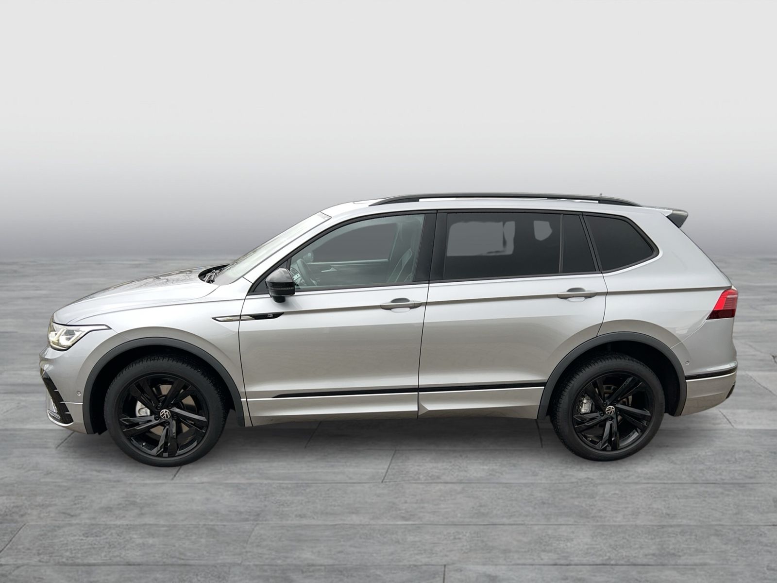 Volkswagen Tiguan Allspace R-Line DSG 4MOT LED NAVI AHK foto 2