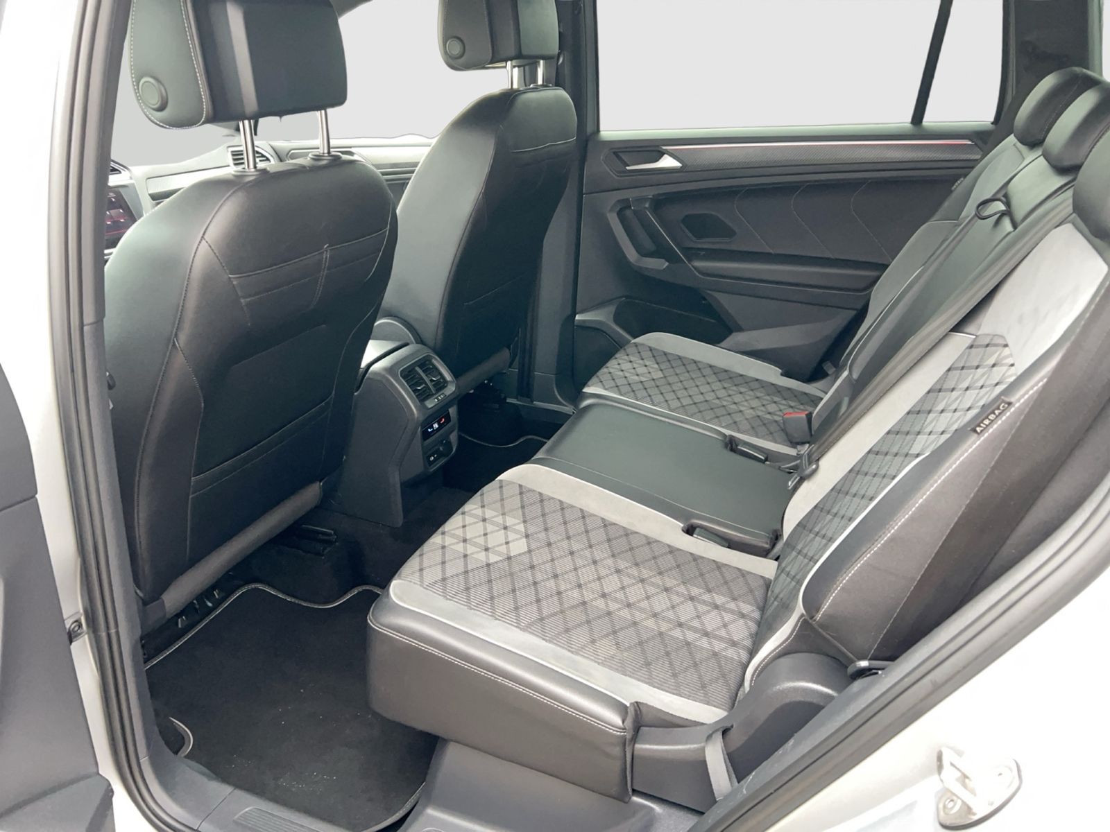 Volkswagen Tiguan Allspace R-Line DSG 4MOT LED NAVI AHK foto 12