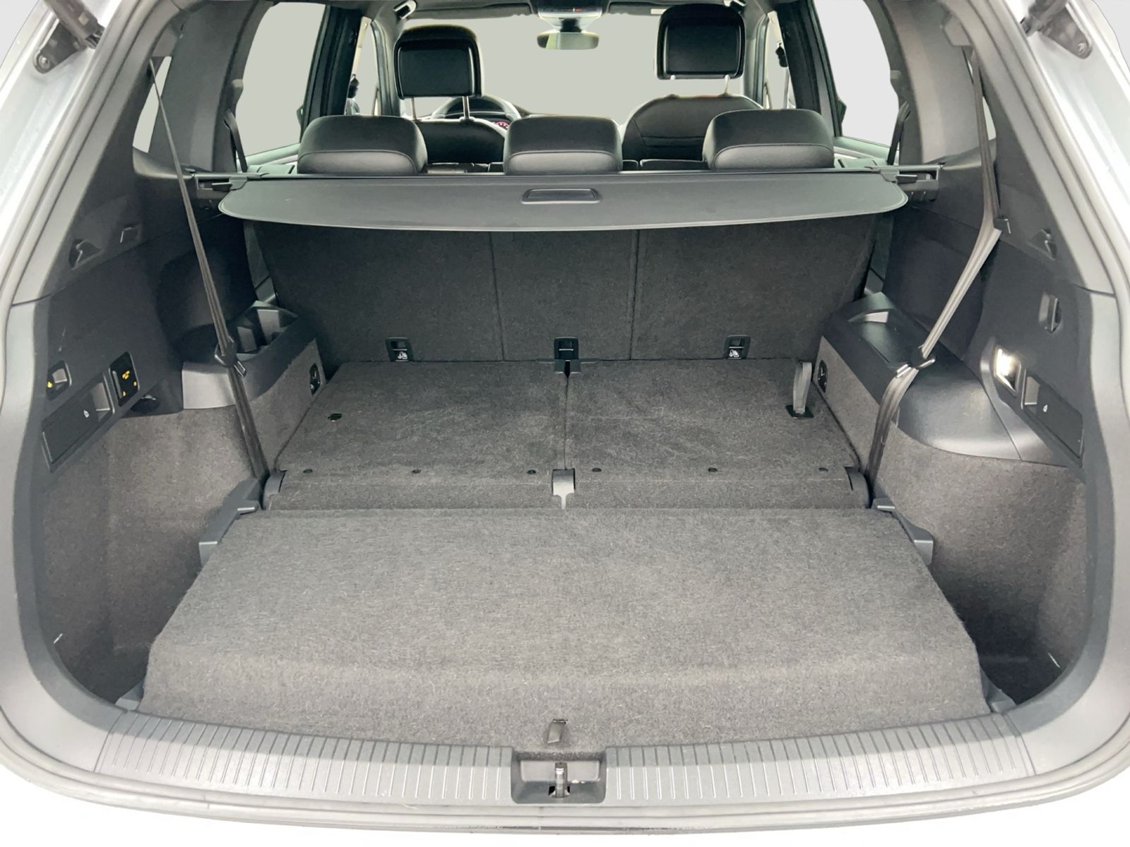 Volkswagen Tiguan Allspace R-Line DSG 4MOT LED NAVI AHK foto 13