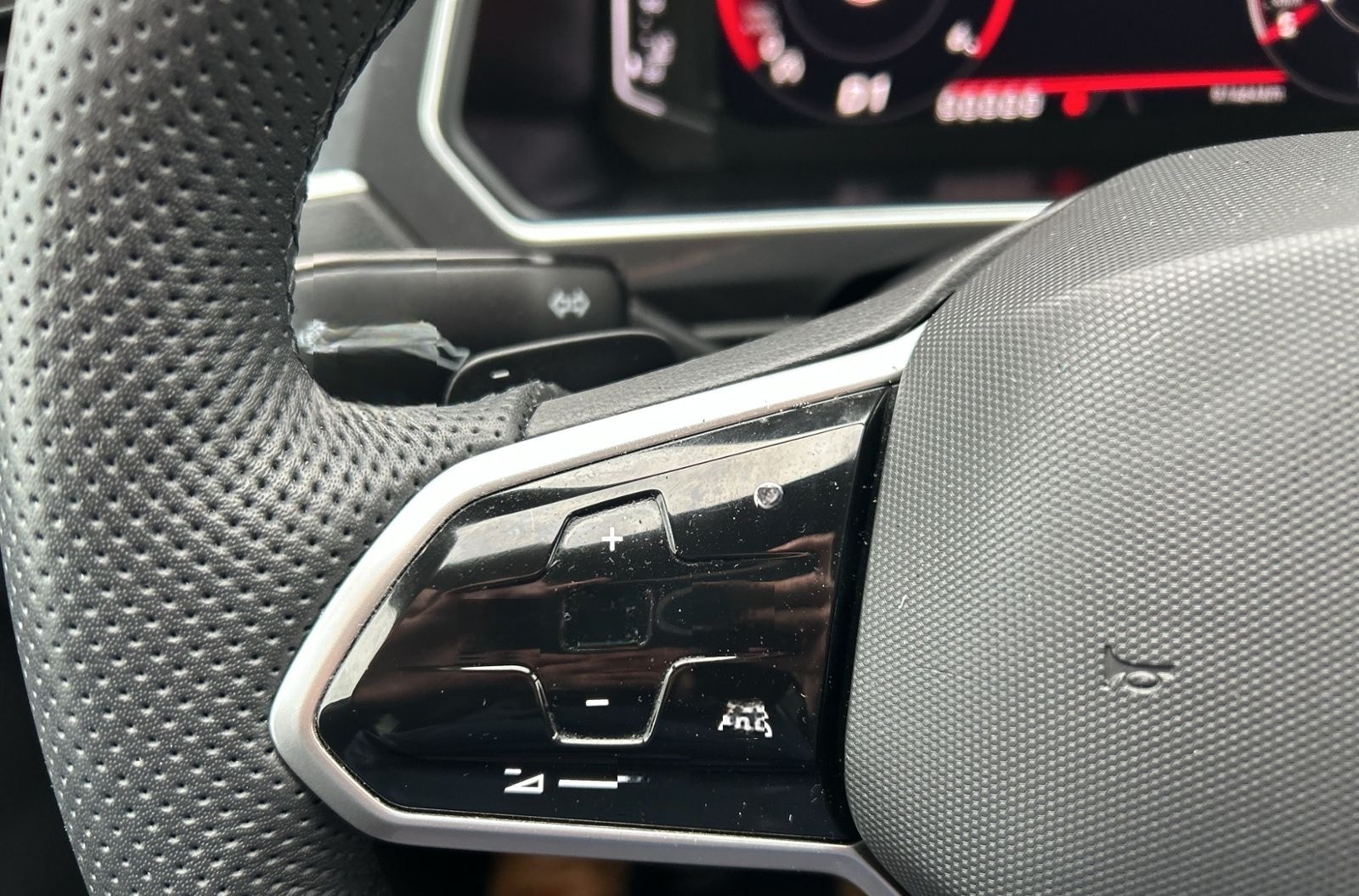 Volkswagen Tiguan Allspace R-Line DSG 4MOT LED NAVI AHK foto 22