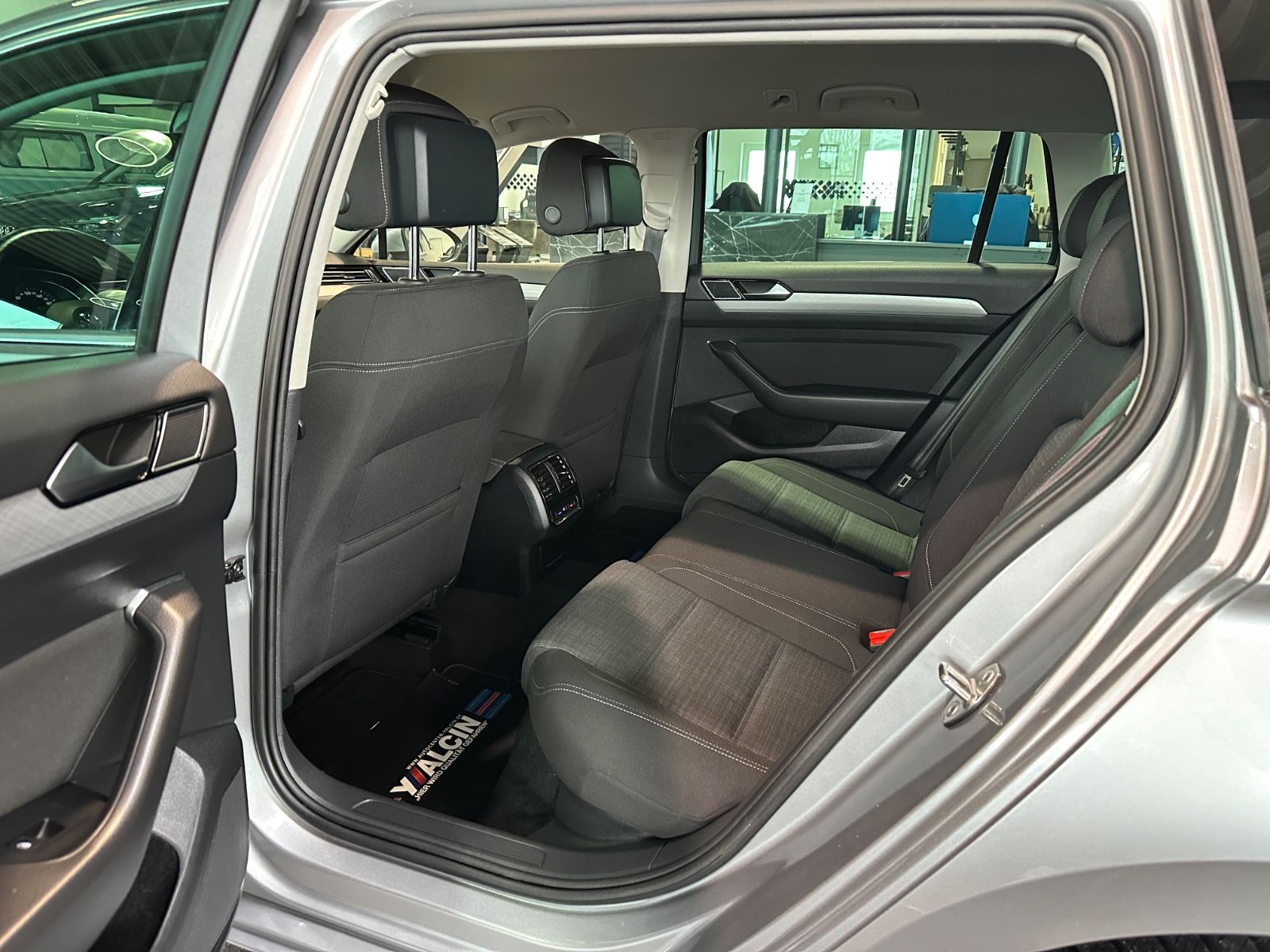 Volkswagen Passat Variant 1.5 TSI OPF DSG Business ACC/S-HE foto 17