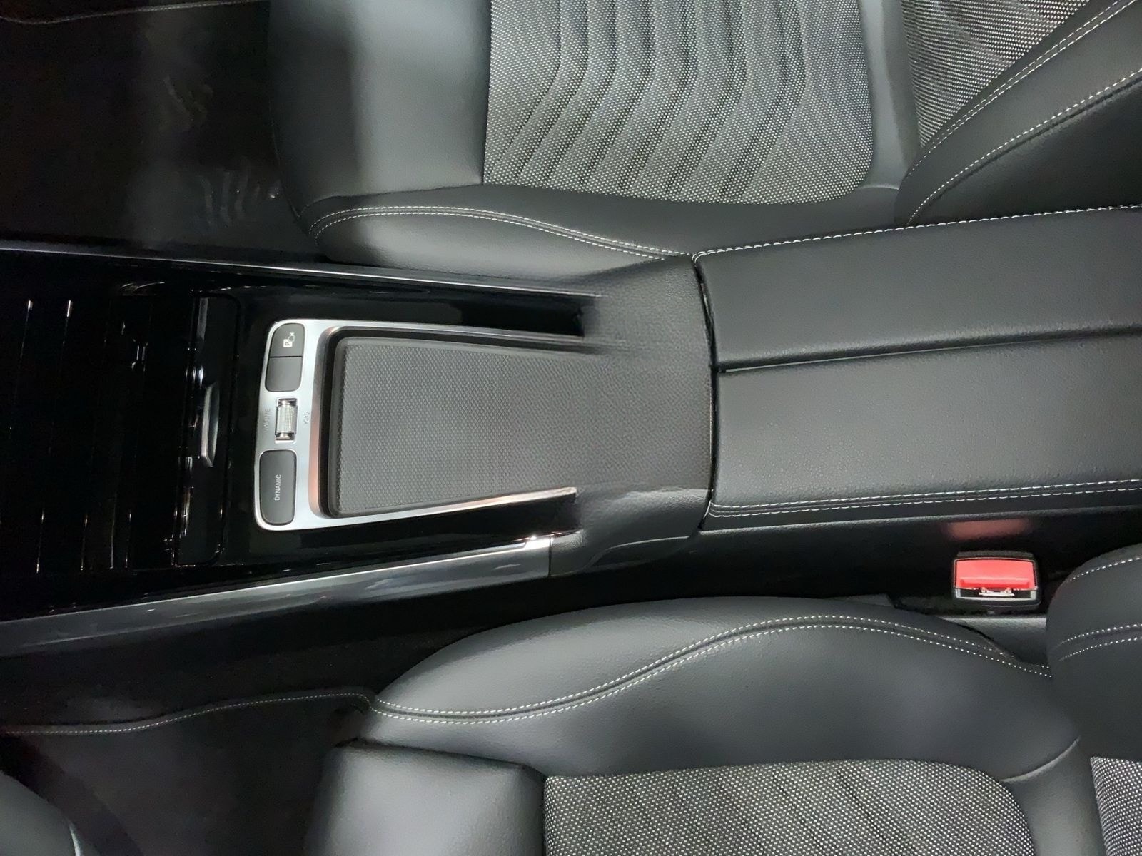 Mercedes-Benz GLA 200 Progressive (EURO 6e) foto 17