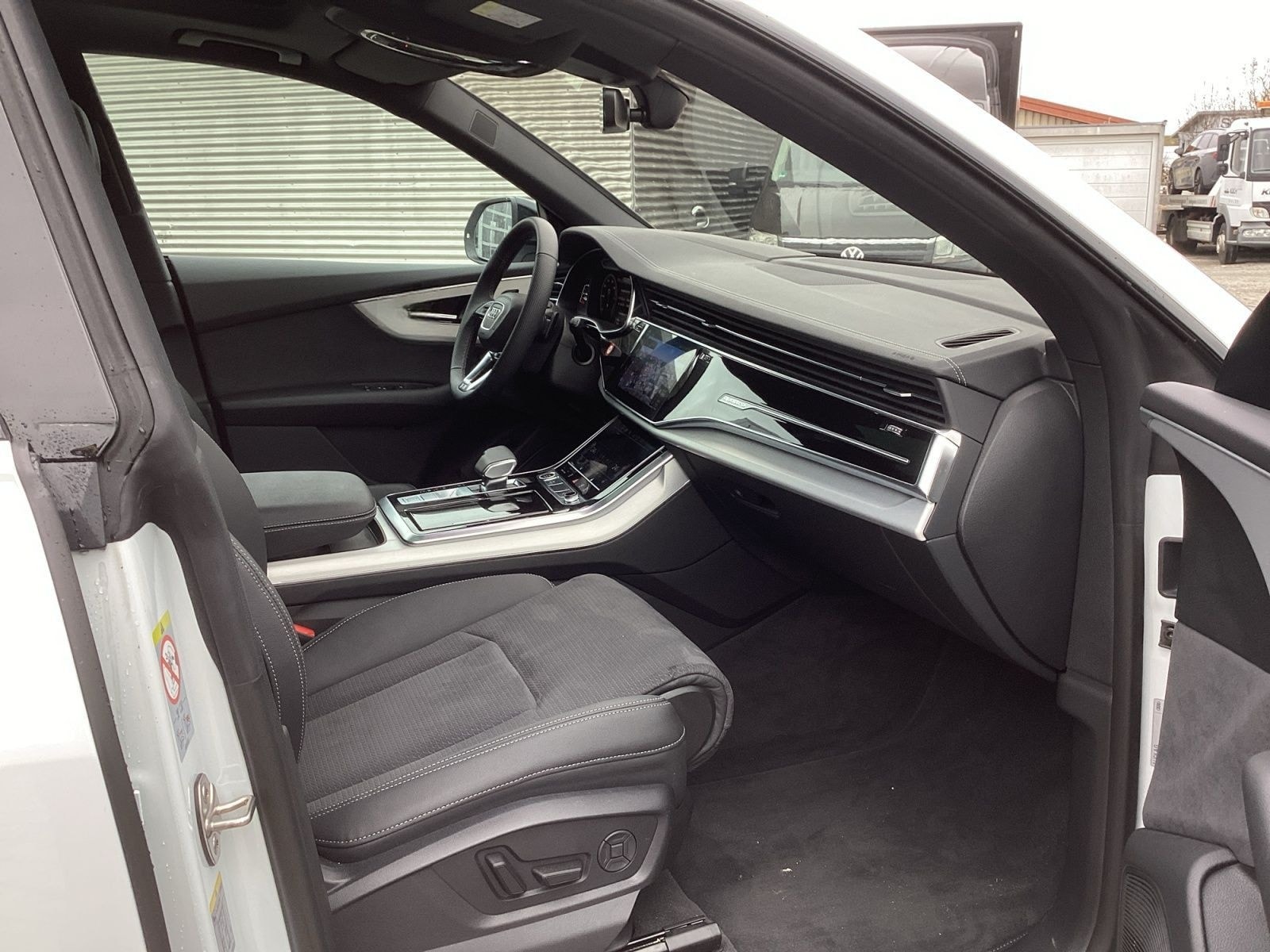 Audi Q8 55 TFSI e Tiptr. S-Line Head Up, Panoramad., foto 15