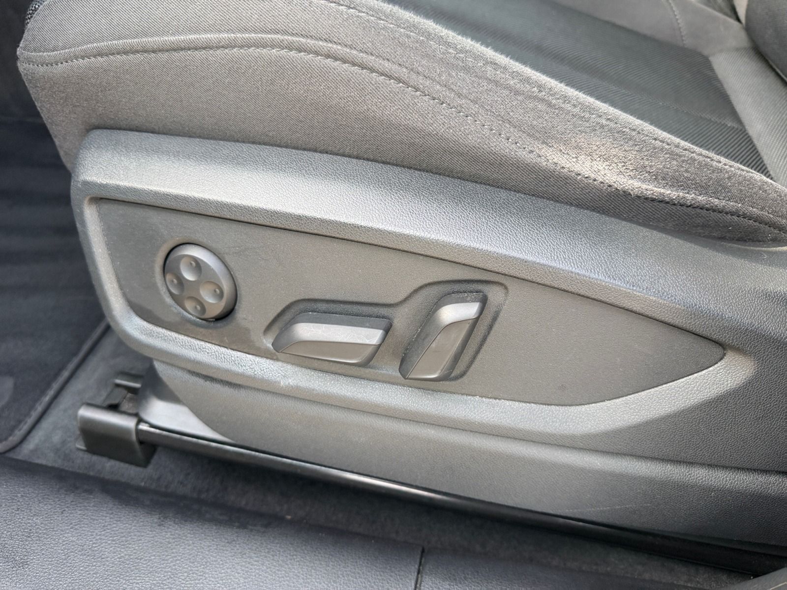 Audi Q5 2.0 TFSIe+Sline+Stronic+AHK+NAVI+Matrix+RFK+S foto 17