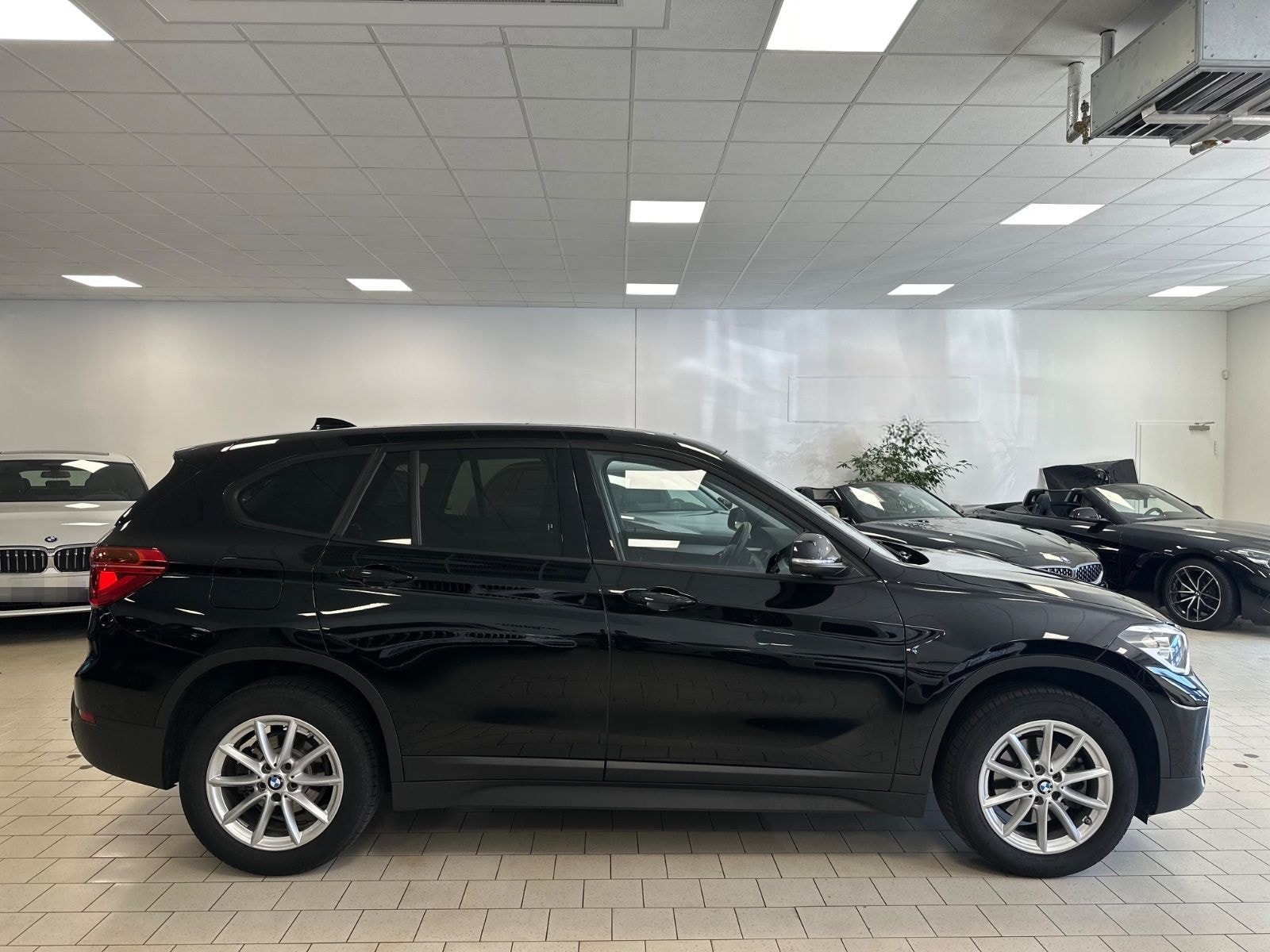 BMW X1 sDrive 18i Navi/Panorama/ParkAssist/Tempomat foto 12