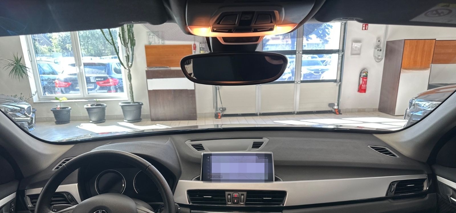 BMW X1 sDrive 18i Navi/Panorama/ParkAssist/Tempomat foto 3