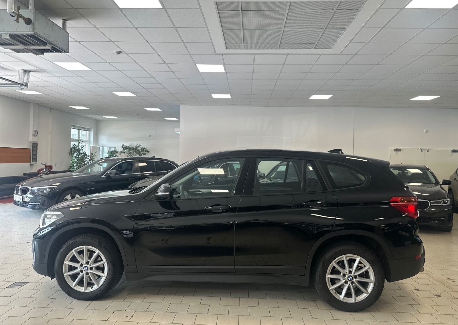 BMW X1 sDrive 18d Advantage Aut/Navi/SitzHz/Tempomat foto 7
