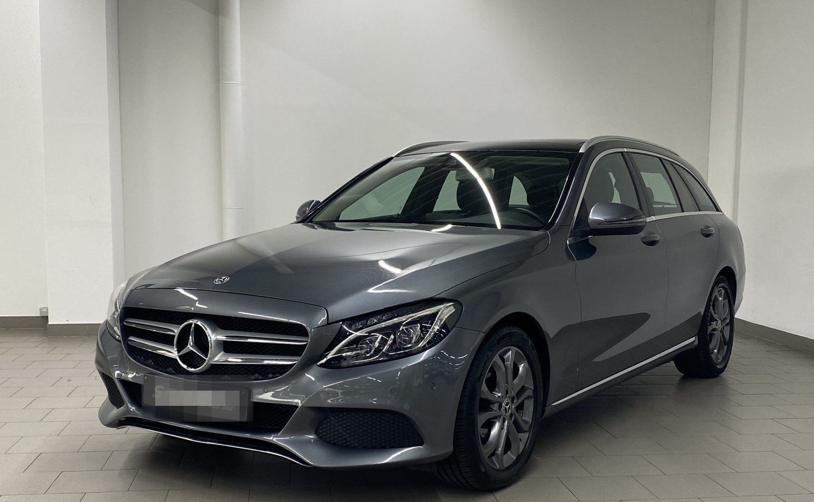 Mercedes-Benz C 180 T AVANTGARDE+PANO+AHK+MULTIBEAM LED+TOTWIN foto 5