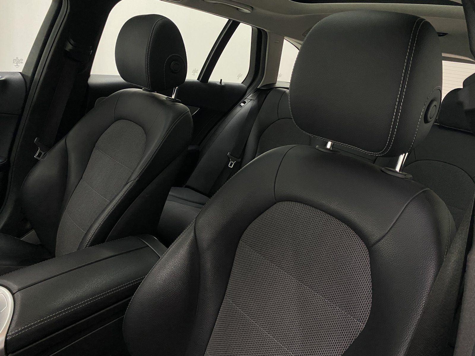 Mercedes-Benz C 180 T AVANTGARDE+PANO+AHK+MULTIBEAM LED+TOTWIN foto 8