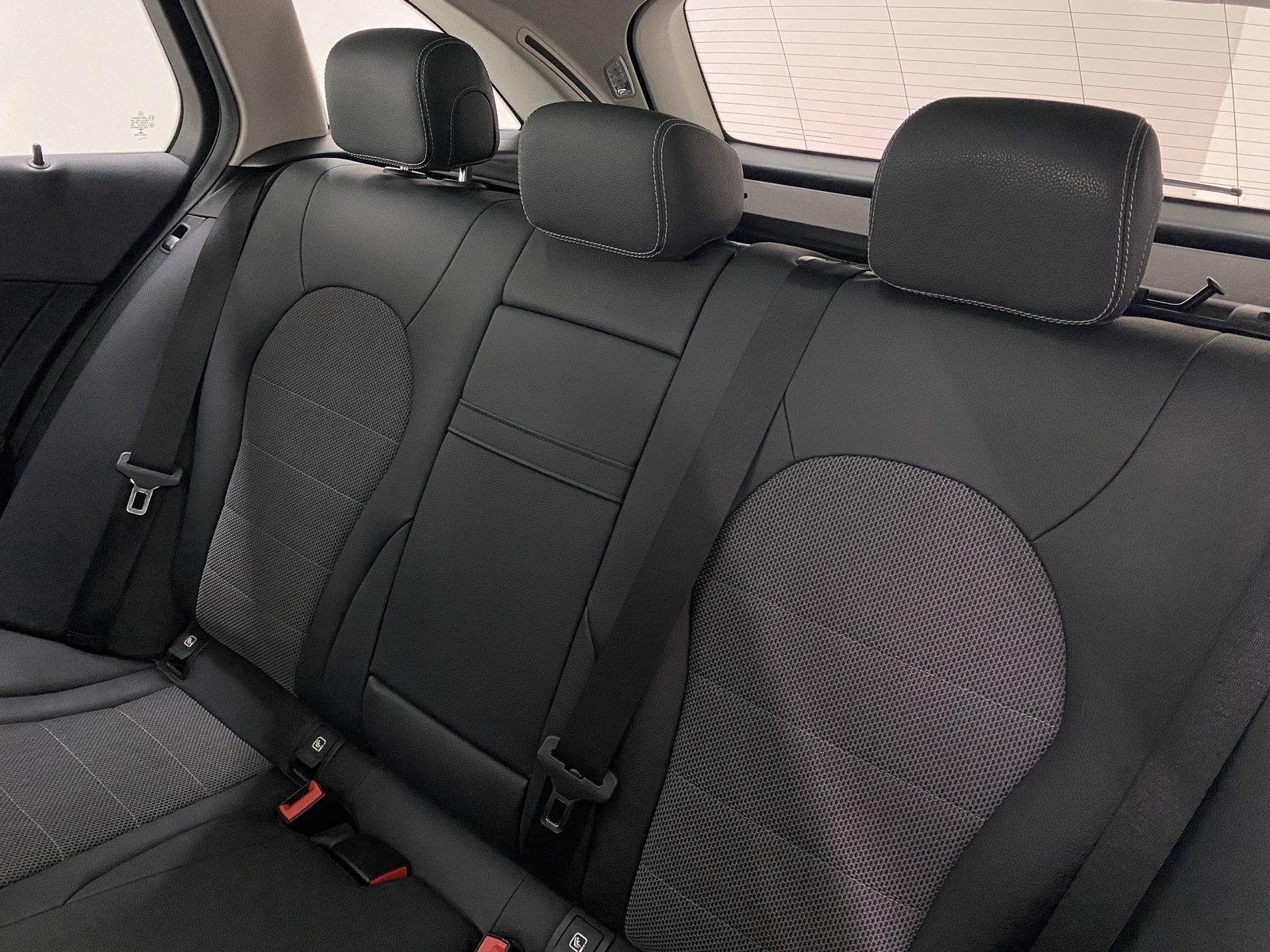 Mercedes-Benz C 180 T AVANTGARDE+PANO+AHK+MULTIBEAM LED+TOTWIN foto 9