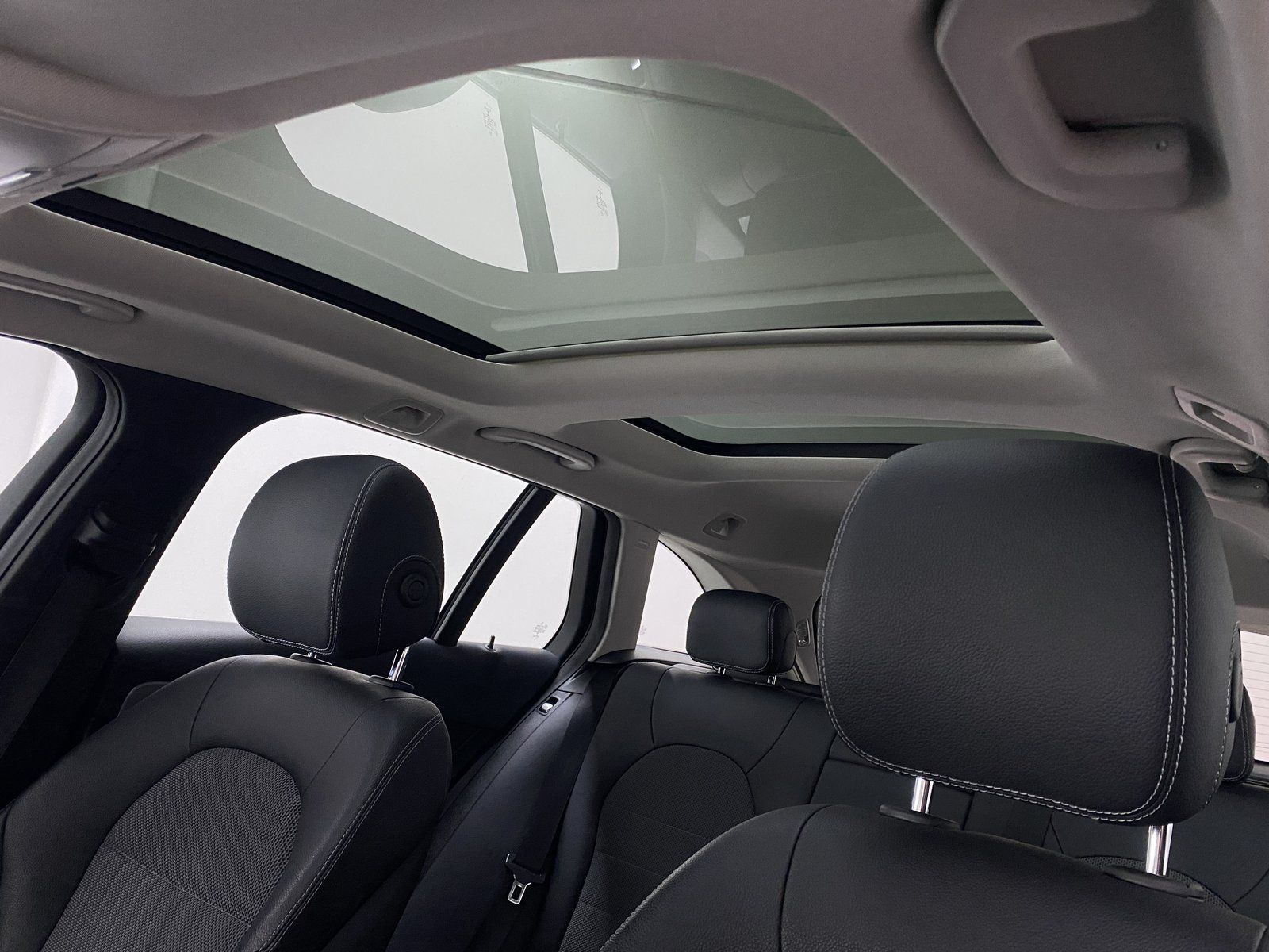 Mercedes-Benz C 180 T AVANTGARDE+PANO+AHK+MULTIBEAM LED+TOTWIN foto 10