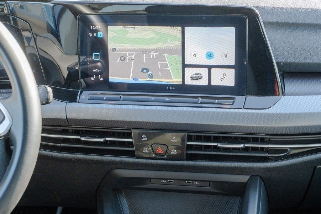 Volkswagen Golf VIII 1.5 TSI Active Navi, IQ Drive, ZGV foto 12