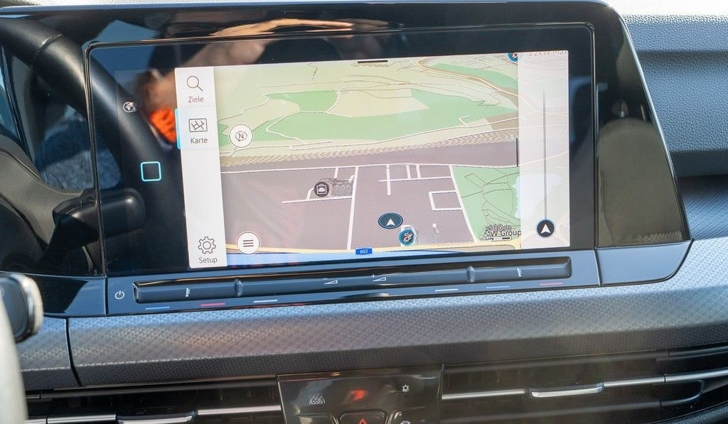 Volkswagen Golf VIII 1.5 TSI Active Navi, IQ Drive, ZGV foto 14