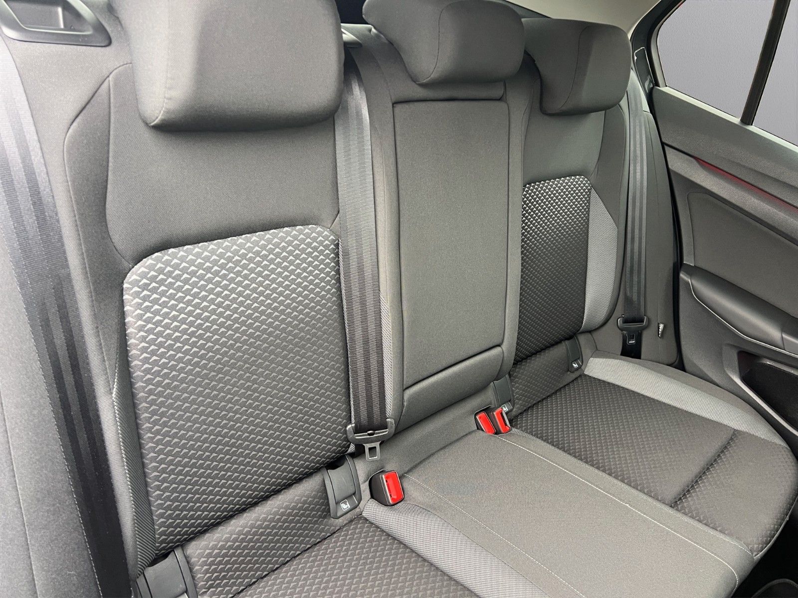 Volkswagen Golf VIII 1.5 TSI 110 KW Active Standhzg. Navi foto 15