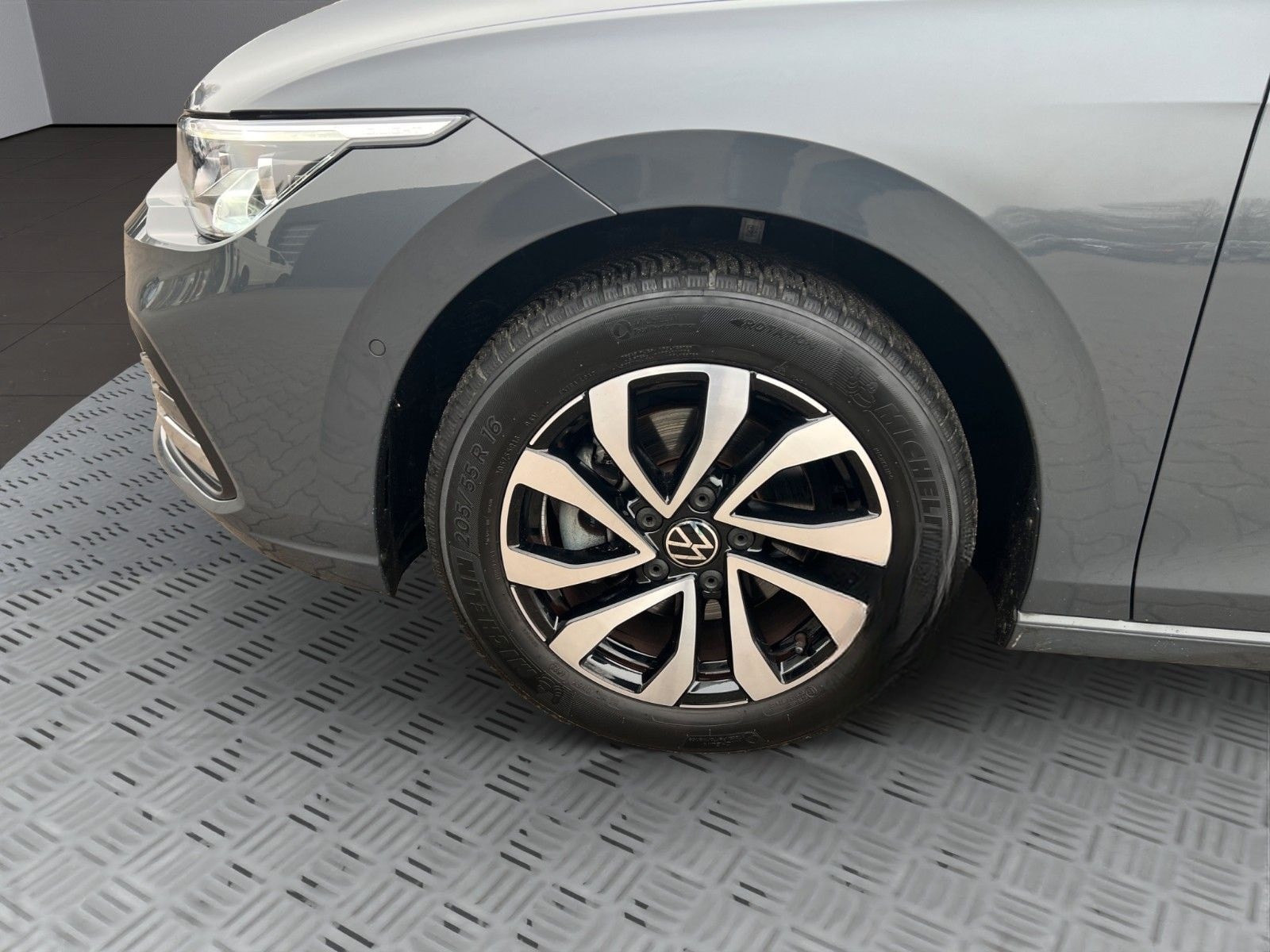 Volkswagen Golf VIII 1.5 TSI 110 KW Active Standhzg. Navi foto 17