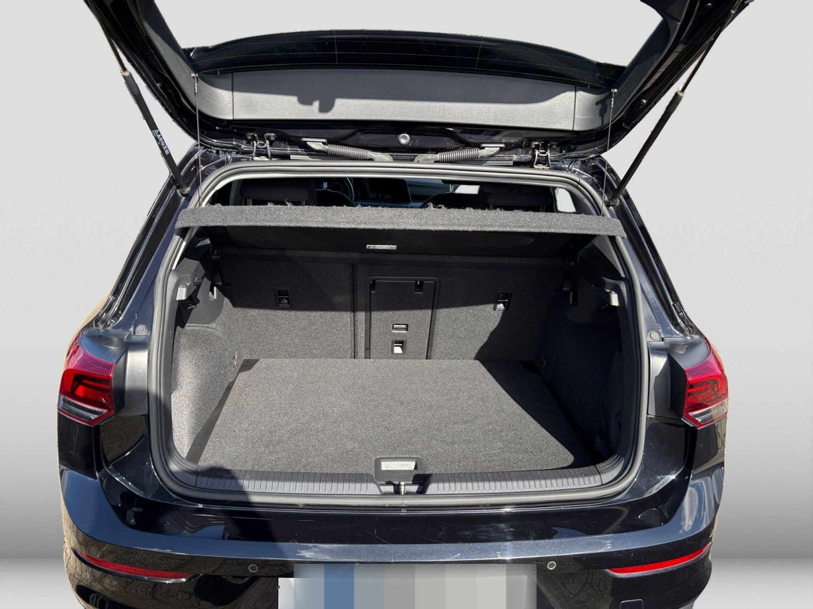 Volkswagen Golf VIII 1.5TSI Active LED AHK Navi APP Sitzhzg foto 12