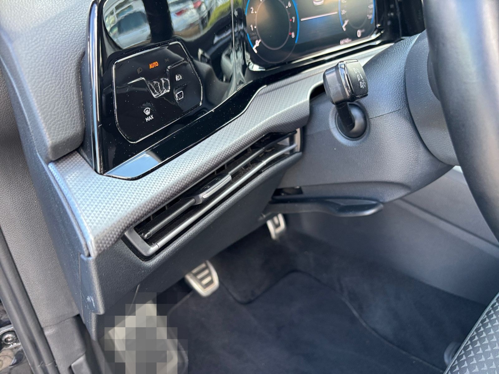 Volkswagen Golf VIII 1.5TSI Active LED AHK Navi APP Sitzhzg foto 13