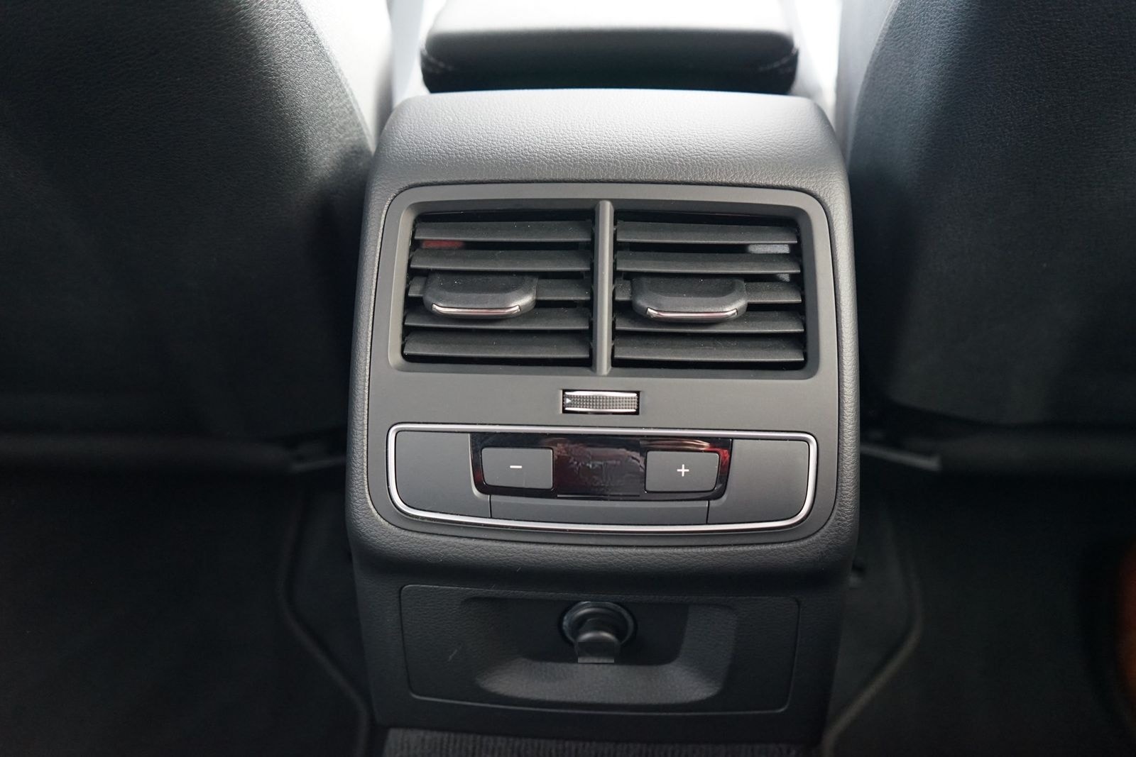 Audi A4 Avant 40 TDI S-Line quattro Aut. LED ACC Navi foto 14