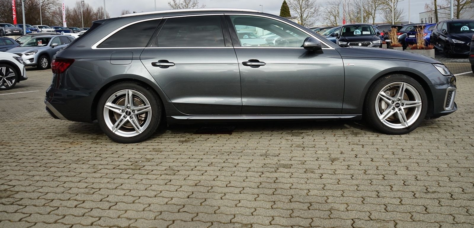 Audi A4 Avant 40 TDI S-Line quattro Aut. LED ACC Navi foto 3