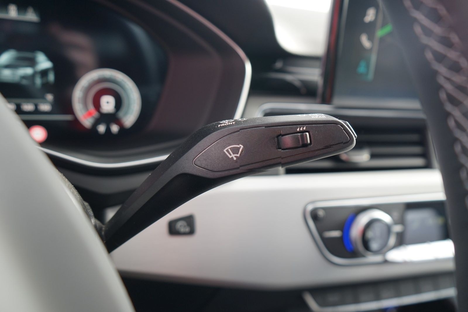 Audi A4 Avant 40 TDI S-Line quattro Aut. LED ACC Navi foto 24