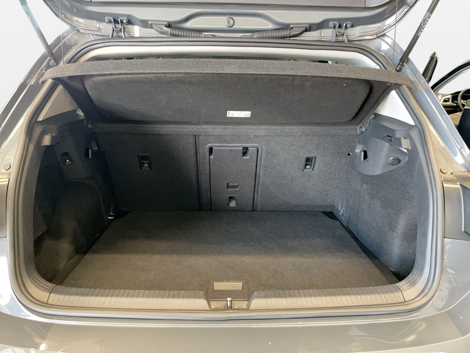 Volkswagen Golf VIII Active 2.0 TDI DSG ACC AHK AUT Kam. LM foto 12