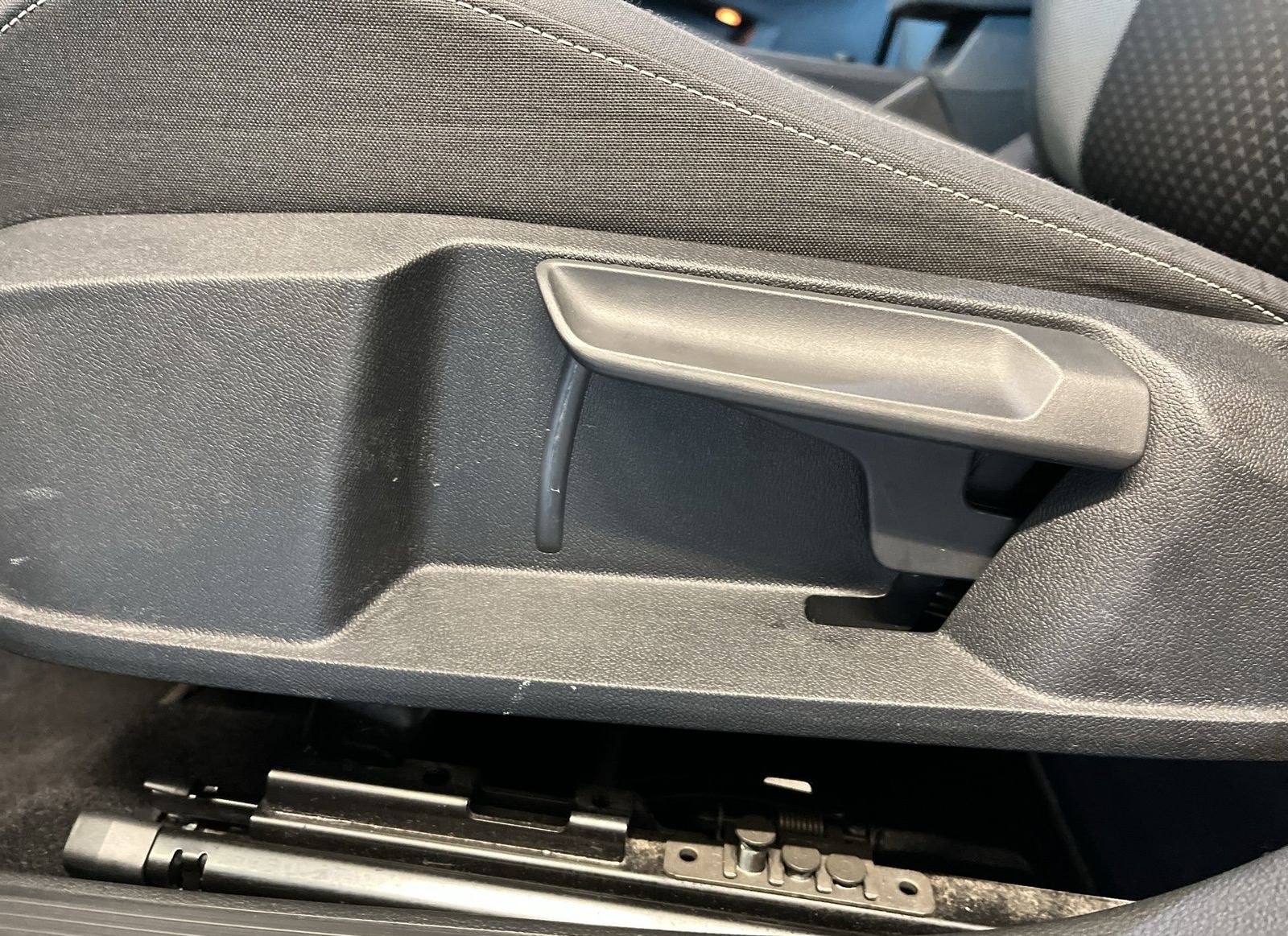 Volkswagen Golf VIII Active 2.0 TDI DSG ACC AHK AUT Kam. LM foto 15