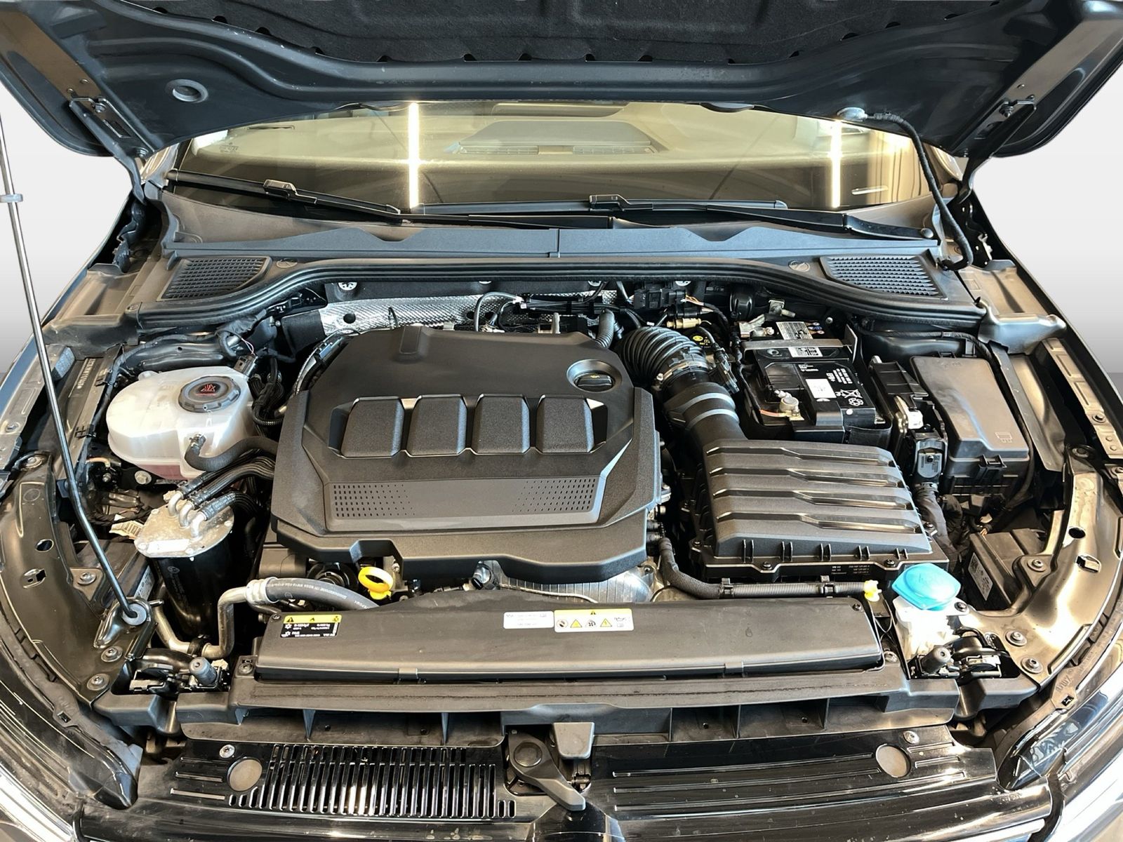 Volkswagen Golf VIII Active 2.0 TDI DSG ACC AHK AUT Kam. LM foto 19