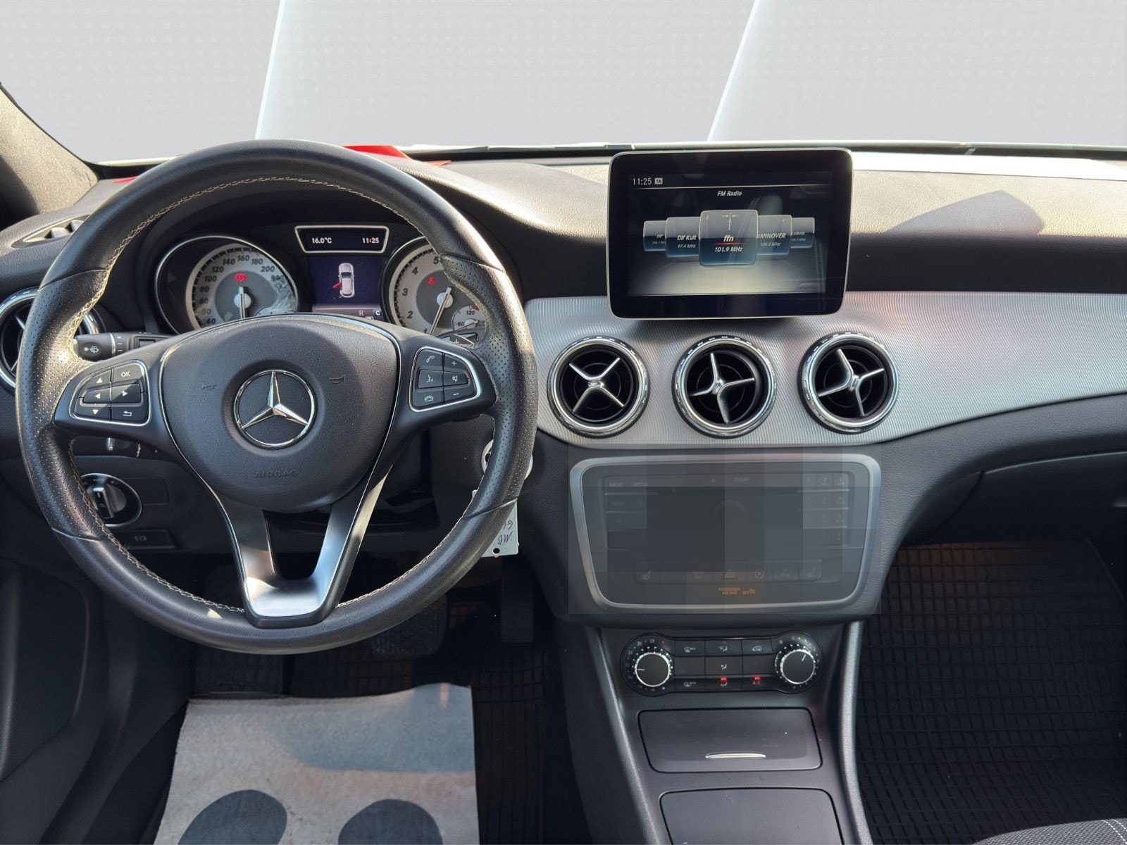 Mercedes-Benz GLA 180 Urban Business Automatik, wenig KM foto 14