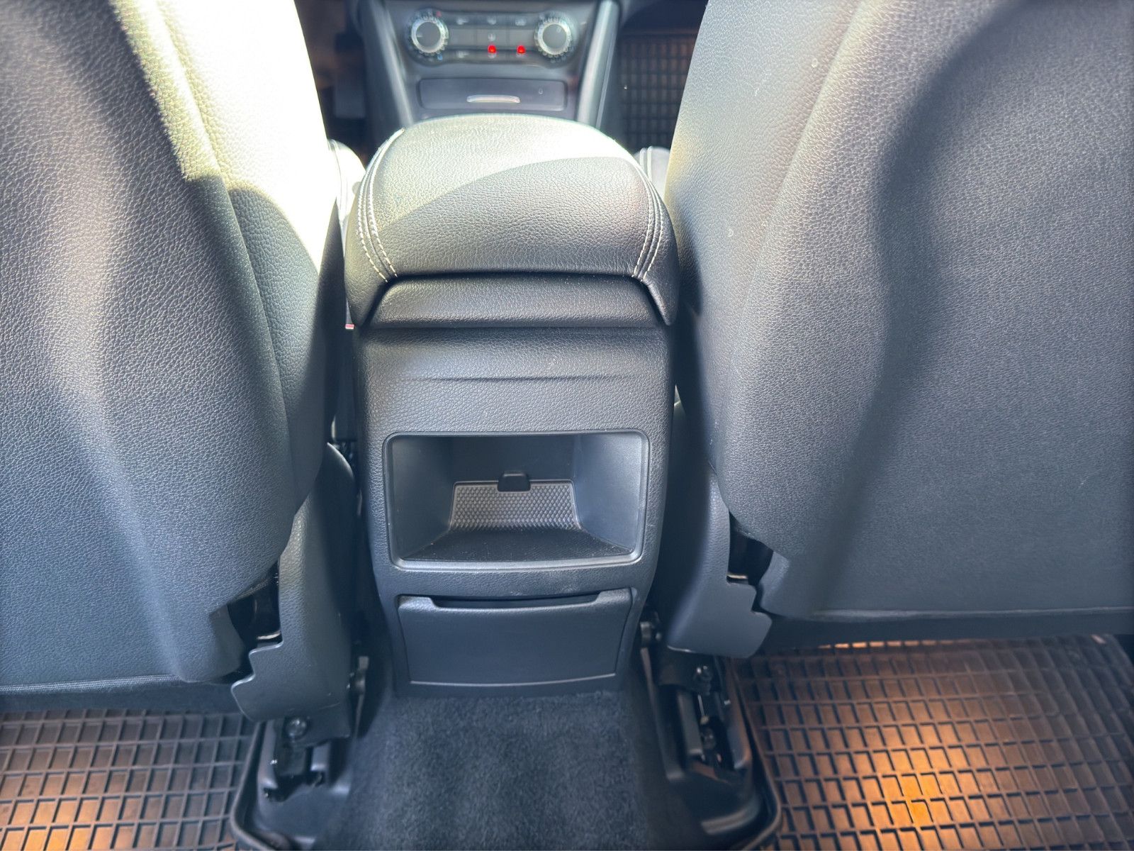 Mercedes-Benz GLA 180 Urban Business Automatik, wenig KM foto 16