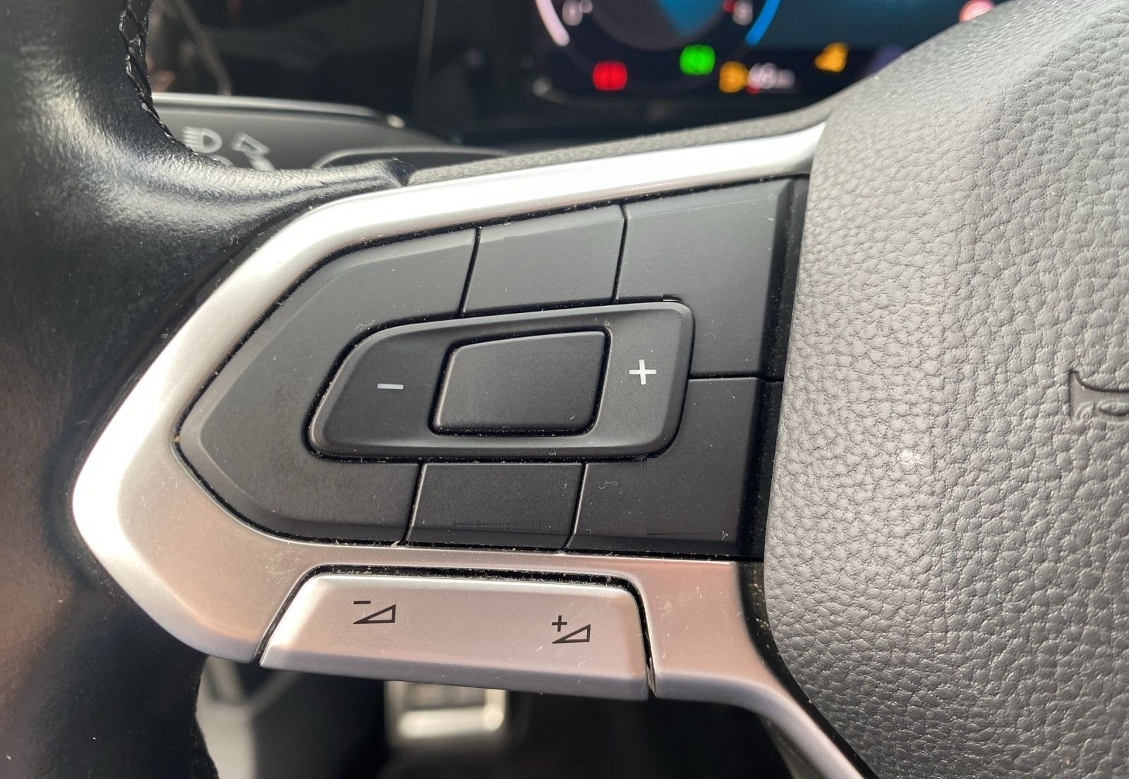 Volkswagen Golf VIII United 1.5 eTSI DSG STH/ACC/NAV/LED foto 20