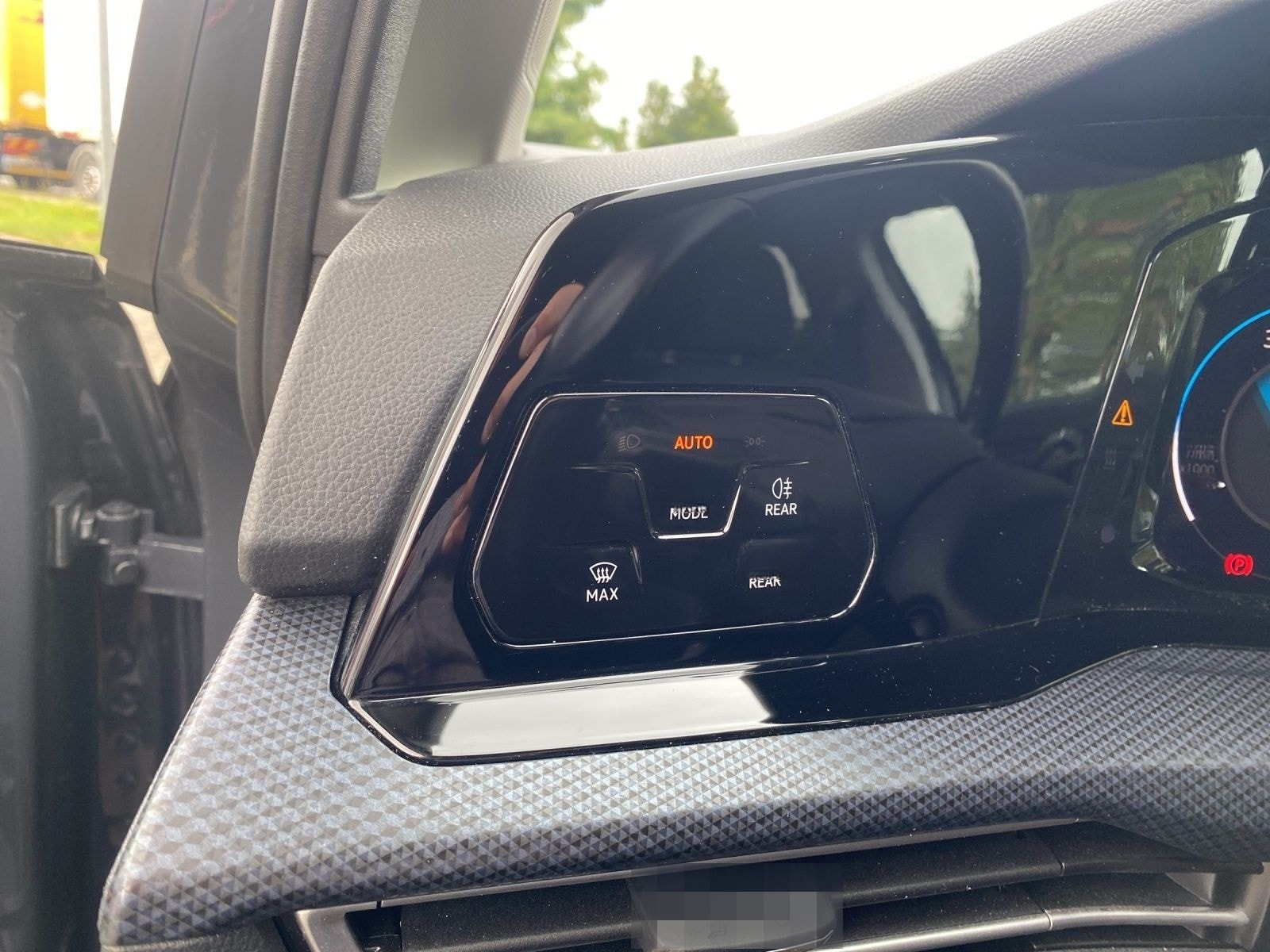 Volkswagen Golf VIII United 1.5 eTSI DSG STH/ACC/NAV/LED foto 22