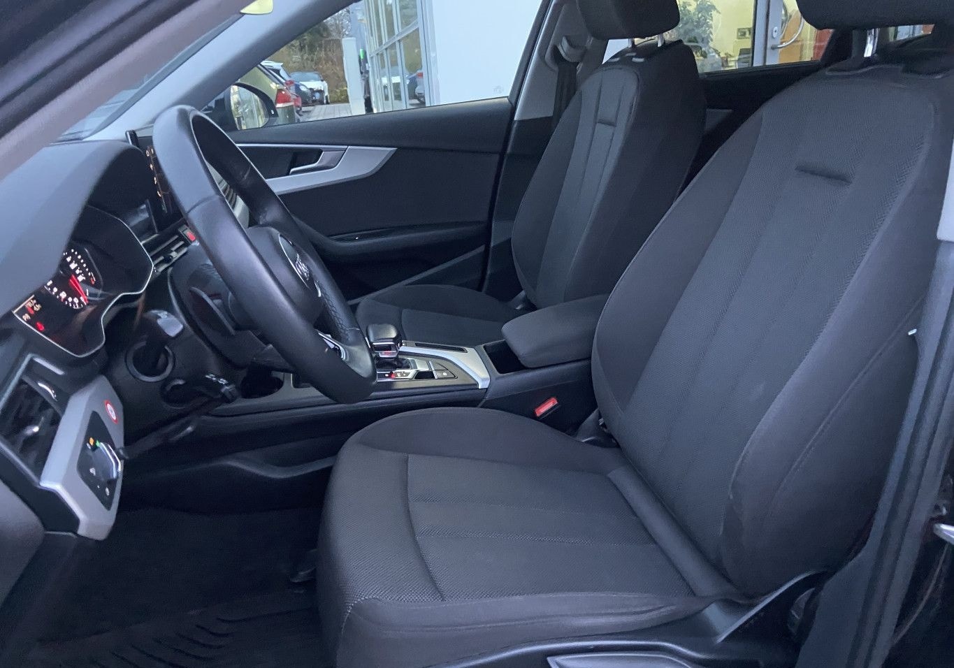 Audi A4 Avant 35 2.0 TFSI S-TRONIC NAVI+LED+SHZ+PDC+D foto 10