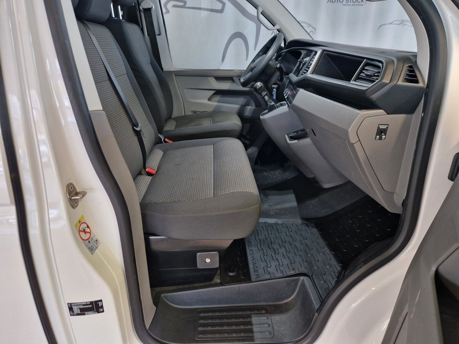 Volkswagen T6.1 Transporter 2,0 TDI Klima PDC Navi Sitzheiz foto 14