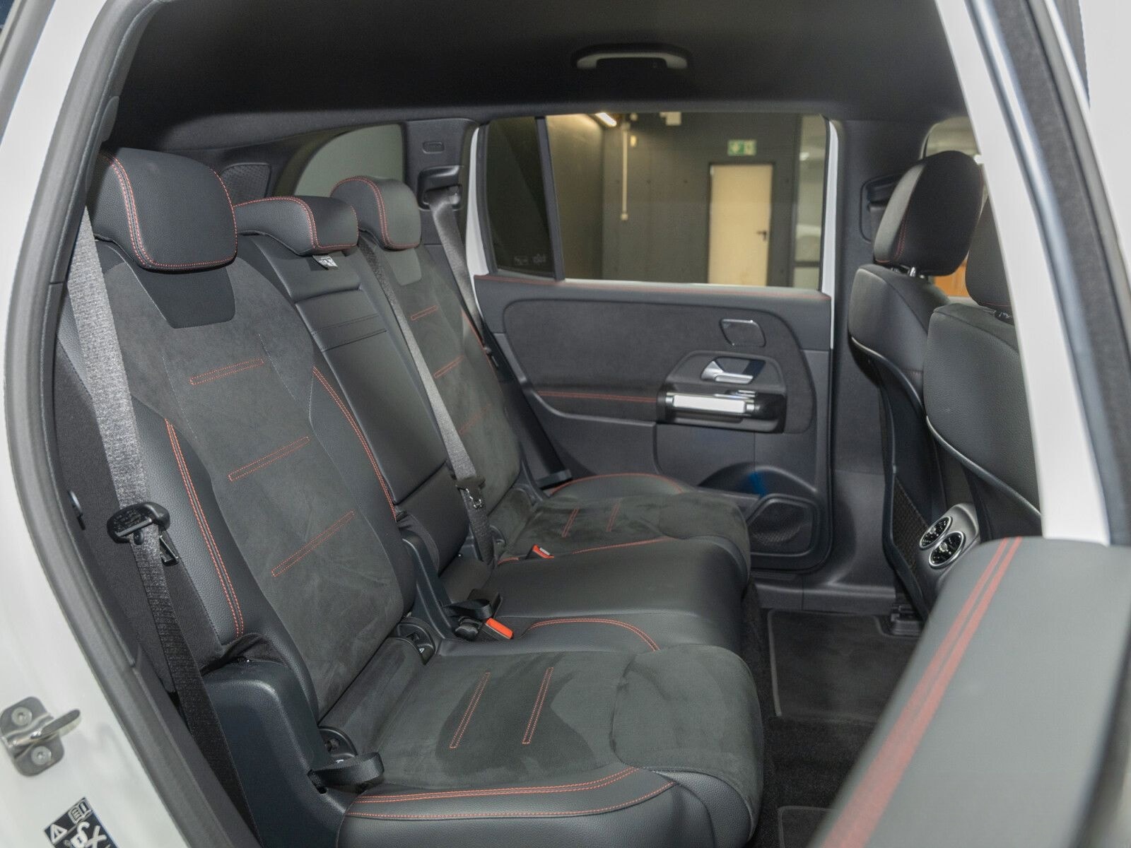 Mercedes-Benz EQB 350 4M AMG LED/Kamera/SHZ/Adv.Sound/Ambiente foto 14